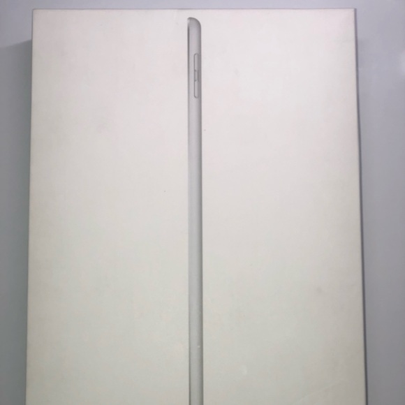 Apple Ipad 5th Generation - Picture 4 of 4